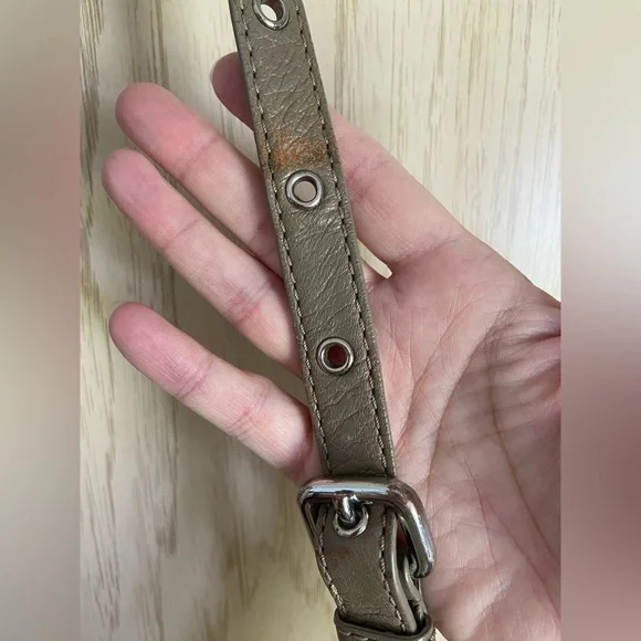 MARC JACOBS Olive Tan DISTRESSED Preppy Leather Flap SHOULDER BAG CROSS BODY - Picture 4 of 16